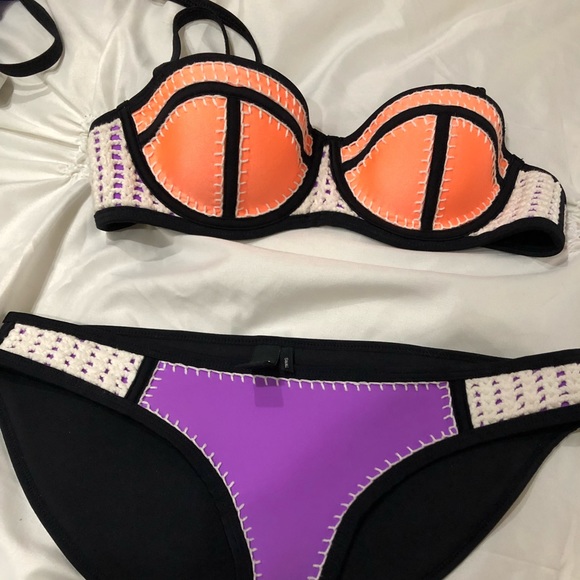 AUTHENTIC - Picture 1 of 4